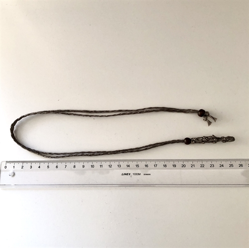 Halskæde til krystaller i læder - Grå. Længde 50 cm.